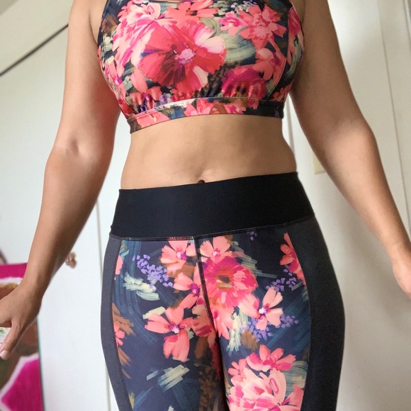 Floral Set:  Sports Bra and Athletic Leggings - Picture 4 of 5